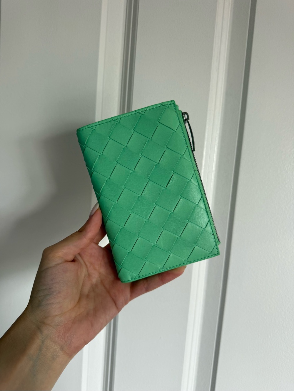 Intrecciato Medium Bi-Fold Wallet - Green
